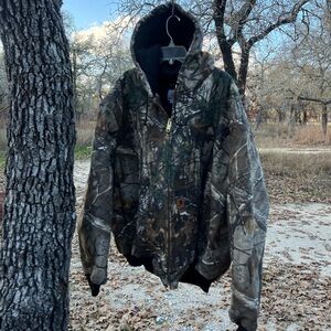 Carhartt Realtree Men's Woodland Camo Hooded Jacket 🦌